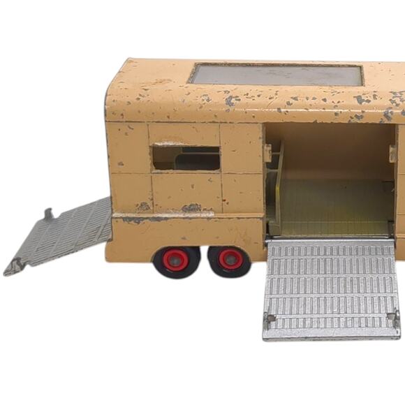 Matchbox No K-18 ASCOT Stables DODGE TRACTOR and King Size Articulated Horse Van - Picture 3 of 14